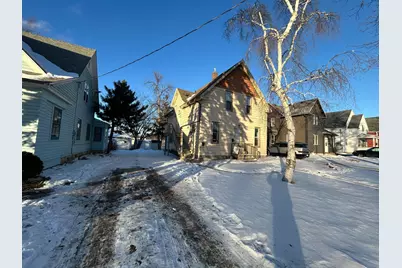 1009 E Center Street, Rochester, MN 55904 - Photo 2