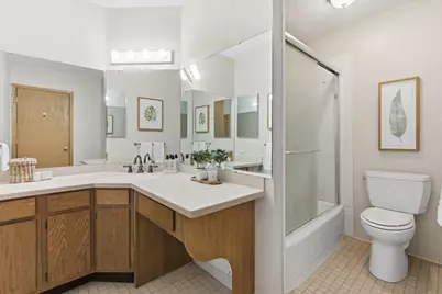 2425 E Franklin Avenue #212, Minneapolis, MN 55406 - Photo 12