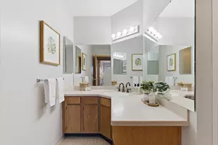 2425 E Franklin Ave, Minneapolis, MN 55406 - Photo 10