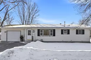 807 12th St N, Princeton, MN 55371 - Photo 1