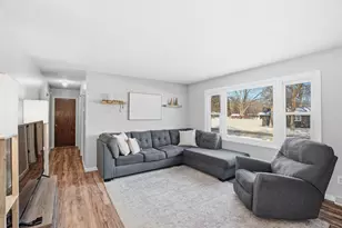 807 12th St N, Princeton, MN 55371 - Photo 2