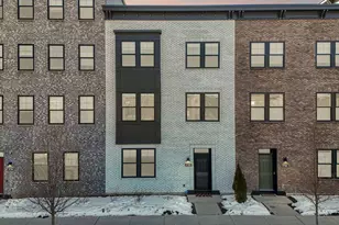 879 Woodlawn Ave, Saint Paul, MN 55116 - Photo 2