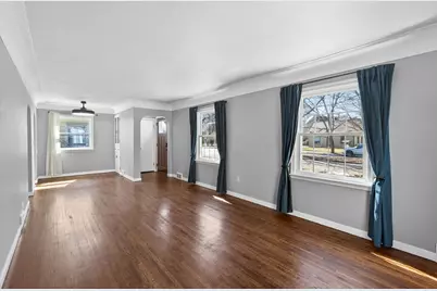 2704 Zenith Avenue N, Robbinsdale, MN 55422 - Photo 4