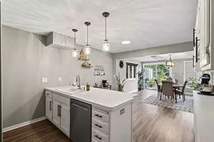 44 Walden St, Burnsville, MN 55337 - Photo 8