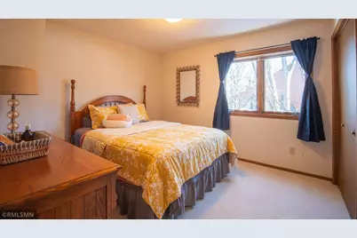 619 Woodhaven Drive NE, Rochester, MN 55906 - Photo 20