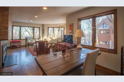 619 Woodhaven Drive NE, Rochester, MN 55906 - Photo 2