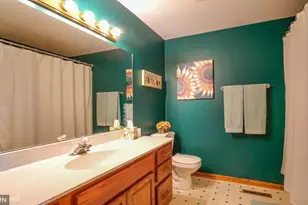 619 Woodhaven Dr NE, Rochester, MN 55906 - Photo 28