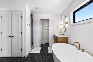 9591 Eagle Ridge Rd, Chanhassen, MN 55317 - Photo 32