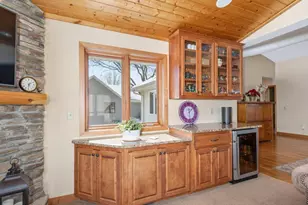 1321 Lake Susan Hills Dr, Chanhassen, MN 55317 - Photo 10