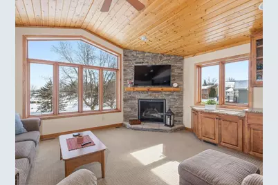 1321 Lake Susan Hills Drive, Chanhassen, MN 55317 - Photo 8