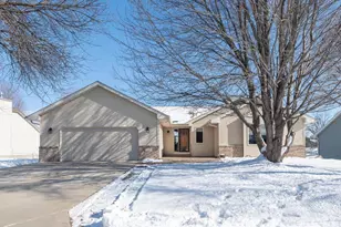 1321 Lake Susan Hills Dr, Chanhassen, MN 55317 - Photo 1