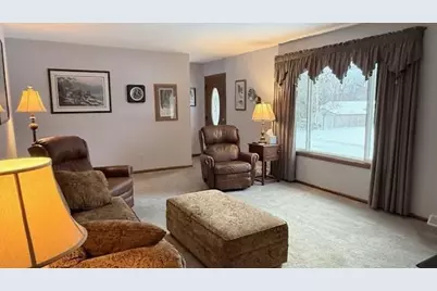 6826 Berkshire Lane N, Maple Grove, MN 55311 - Photo 8