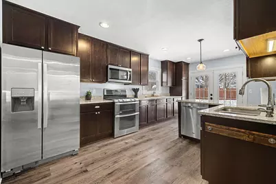 8046 Erie Spur, Chanhassen, MN 55317 - Photo 2