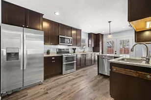 8046 Erie Spur, Chanhassen, MN 55317 - Photo 2