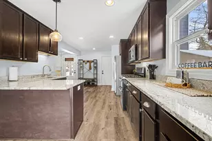 8046 Erie Spur, Chanhassen, MN 55317 - Photo 4