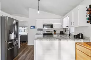 8581 Flamingo Dr, Chanhassen, MN 55317 - Photo 8