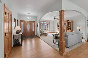 503 Britz Dr, Luverne, MN 56156 - Photo 6