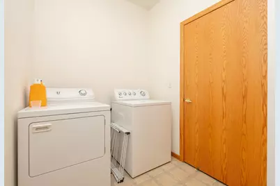 1242 Crystal Place E, Chaska, MN 55318 - Photo 22