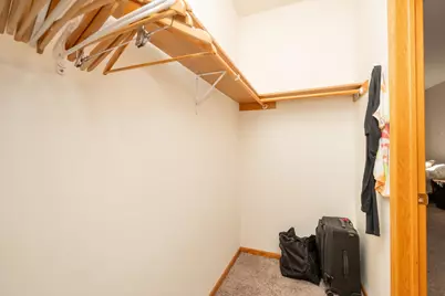 1242 Crystal Place E, Chaska, MN 55318 - Photo 16