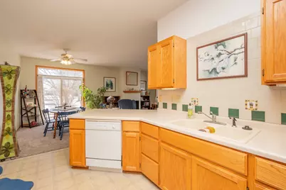 1242 Crystal Place E, Chaska, MN 55318 - Photo 12