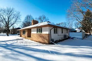 624 10th St SW, Willmar, MN 56201 - Photo 4