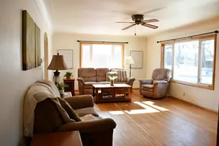 1102 Grand Ave, Worthington, MN 56187 - Photo 2