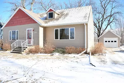 1102 Grand Avenue, Worthington, MN 56187 - Photo 1