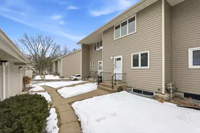 618 Oak Park Lane, Hopkins, MN 55343 - Photo 2