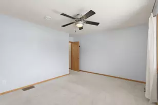 618 Oak Park Ln, Hopkins, MN 55343 - Photo 16