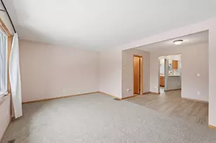 618 Oak Park Ln, Hopkins, MN 55343 - Photo 12