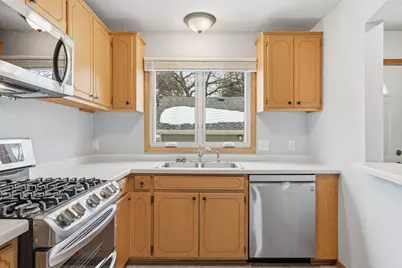 618 Oak Park Lane, Hopkins, MN 55343 - Photo 6