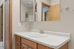 618 Oak Park Ln, Hopkins, MN 55343 - Photo 22