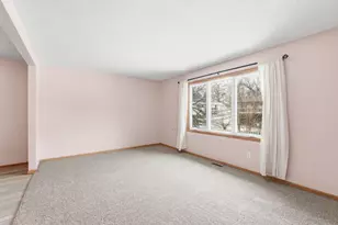 618 Oak Park Ln, Hopkins, MN 55343 - Photo 10