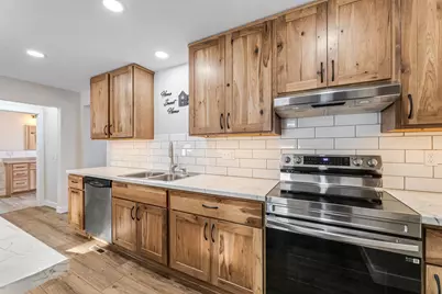 516 Campbell Avenue, Wabasha, MN 55981 - Photo 6