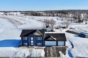 1011 Waters Edge Cir, Avon, MN 56310 - Photo 2