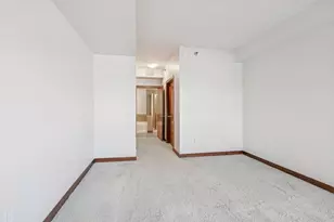 317 Groveland Ave, Minneapolis, MN 55403 - Photo 16