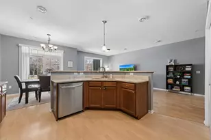 139 Stallion Ln, Circle Pines, MN 55014 - Photo 4