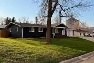 113 Oklahoma Ave, Adrian, MN 56110 - Photo 2
