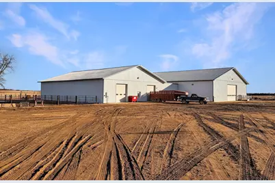 1527 41st Street, Edgerton, MN 56128 - Photo 2