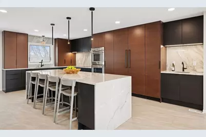 4652 Nine Oaks Circle, Bloomington, MN 55437 - Photo 14