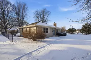 4711 Lakeland Ave N, Crystal, MN 55429 - Photo 6