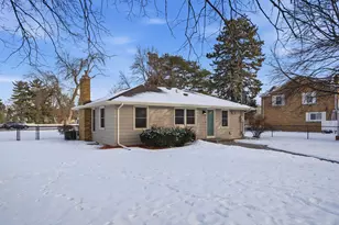 4711 Lakeland Ave N, Crystal, MN 55429 - Photo 2