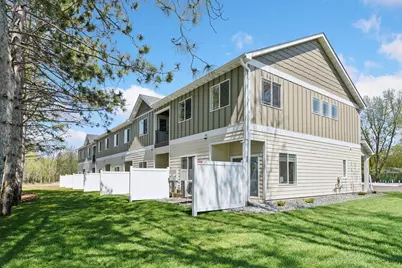 425 W 8th Street #24, New Richmond, WI 54017 - Photo 2