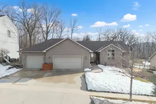 1120 Glendale Hills Dr NE, Rochester, MN 55906 - Photo 2