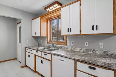 6126 Cougar Trail, North Branch, MN 55056 - Photo 24