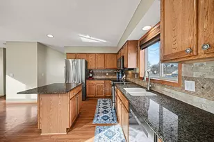 7625 Teal Rd, Woodbury, MN 55125 - Photo 12