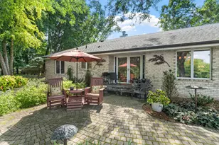 481 Peavey Ln, Wayzata, MN 55391 - Photo 4