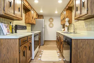 220 8th St S, Fargo,  58103 - Photo 20