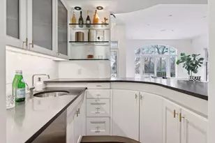 1620 Kenwood Pkwy, Minneapolis, MN 55405 - Photo 16