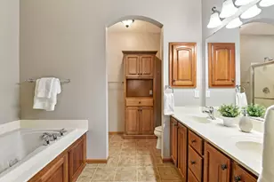 7703 Vasserman Pl, Chanhassen, MN 55317 - Photo 14